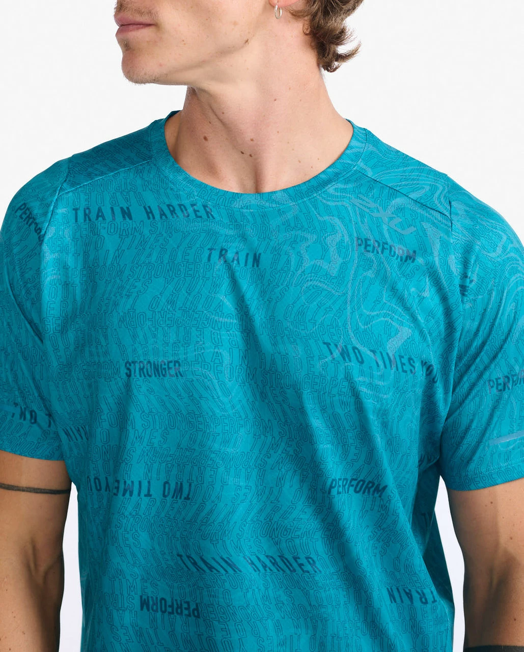 2XU - Light Speed Tee - Men's - Motion/Oceanside Reflective - Image 6