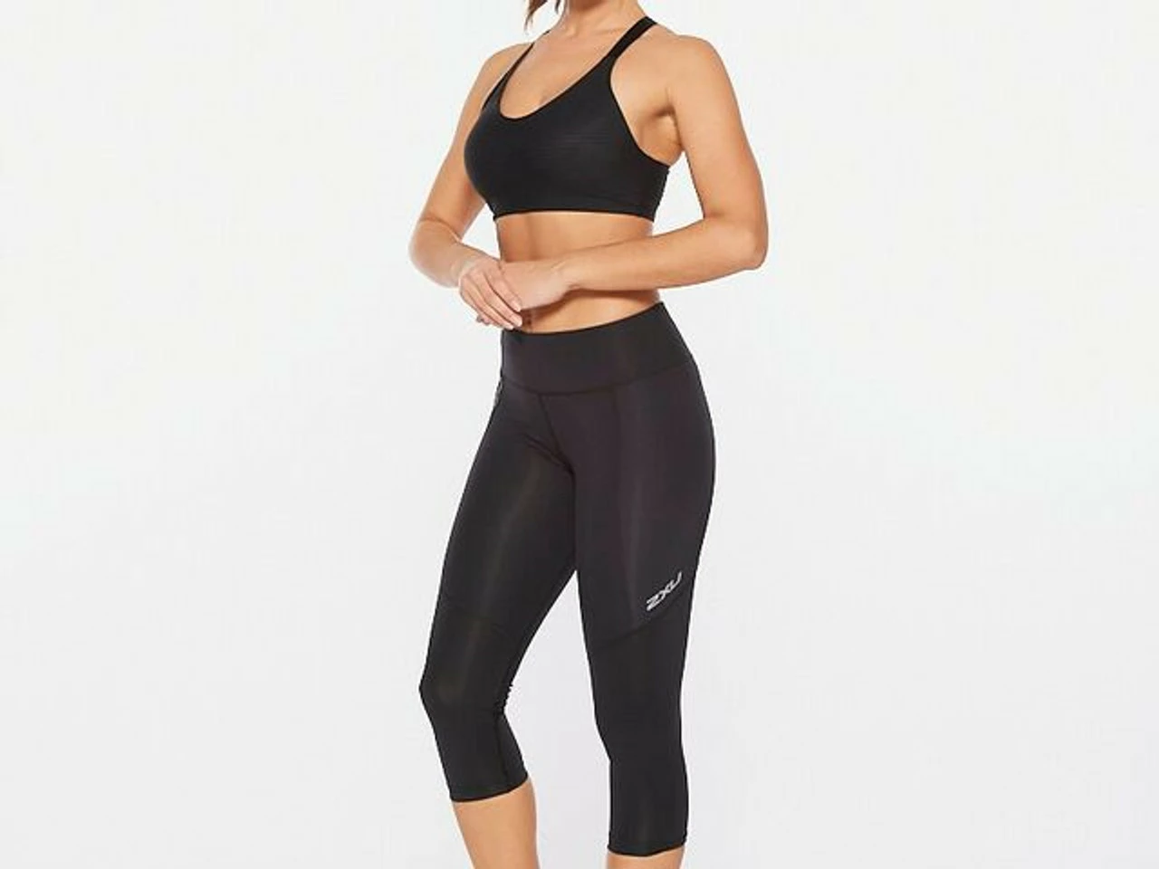2XU - Aero Vent Women's Mid-Rise 3/4-Length Compression Tights - Black/Silver Reflective - Image 14
