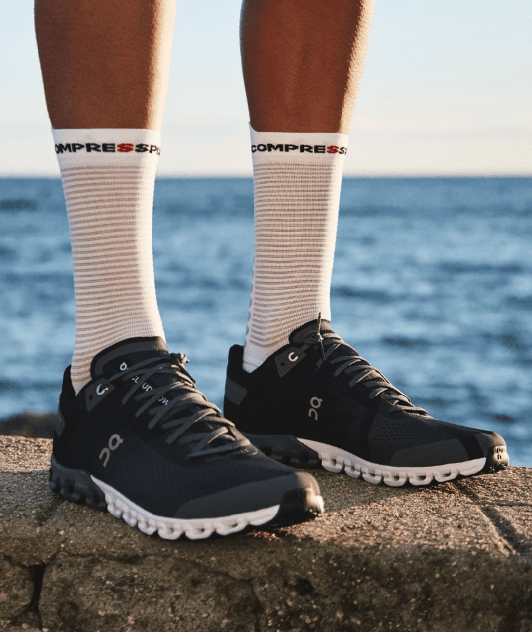 Compressport - Pro Racing Socks V4.0 Run High - Unisex - White/Alloy - Image 2